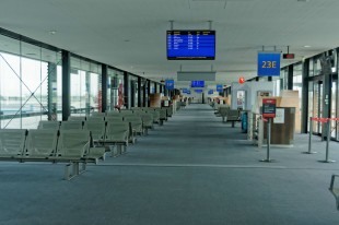 hall de l'aéroport de Lyon