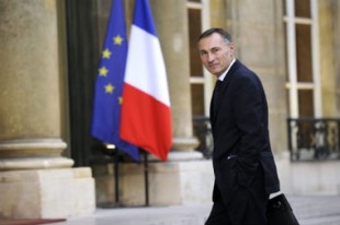 Jean-Marie Bockel, le secrétaire d’Etat à la Justice, lors de son arrivée à l'Elysée pour la remise de son rapport