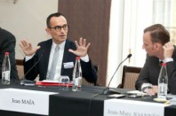 maia-marche-public-UNE-2