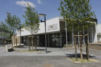 La médiathèque Ormédo, à Orvault, séduit par la rationalisation de ses espaces. C'est un véritable lieu de vie, d'animations et d'échanges.