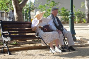 personnes-agees-vieillesse-UNE