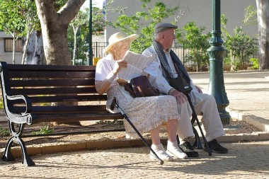 personnes-agees-vieillesse-UNE