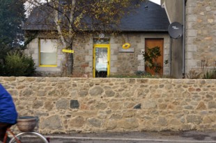 Bureau de poste petite maison