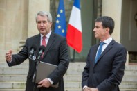 Philippe Richert, nouveau président (LR) des régions de France, et Manuel Valls, le 2 février à Matignon