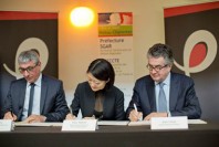 Signature du pacte culturel à Poitiers, le 13 avril 2015.